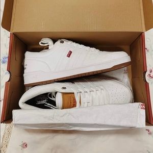 Men’s Levi’s shoes size 10.5 NEW